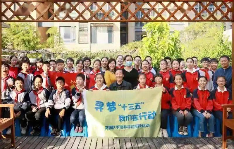 她，留下了：一个世纪、一个帝国、9个子女、42个孙辈！她是谁？